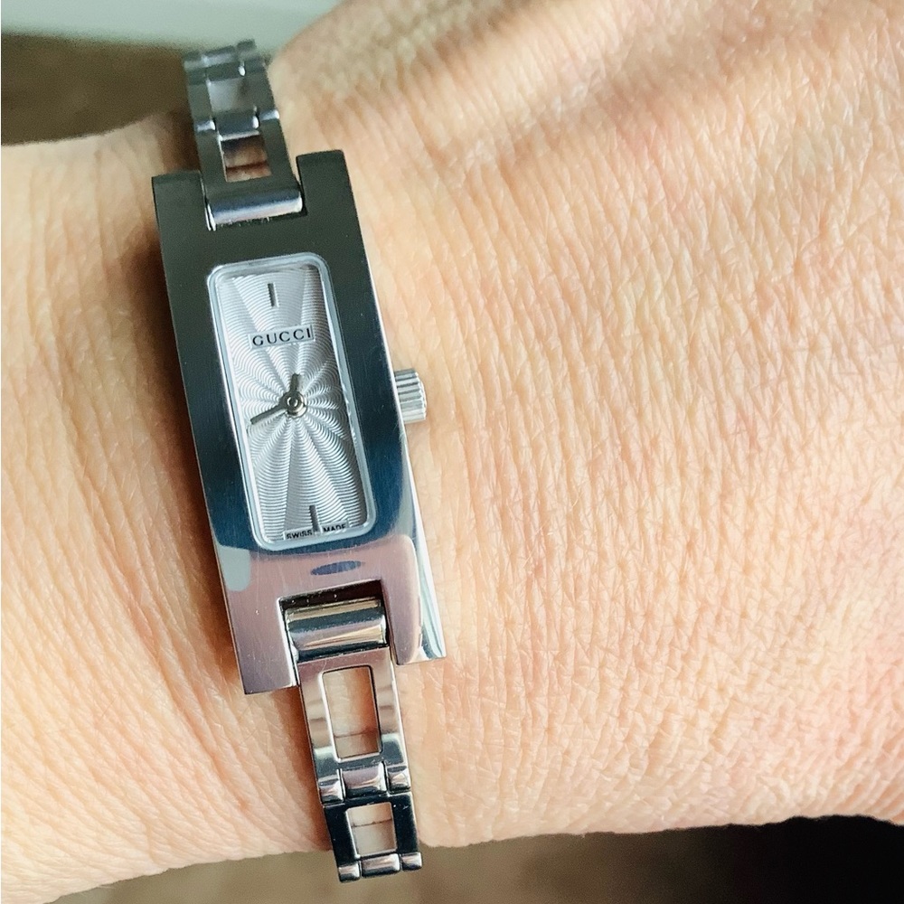 Super CUTE GUCCI watch ๐๐ - Picture 7 of 10